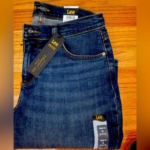Lee Women's Petite Relaxed Fit Straight Leg Jean El Paso SIZE 6P